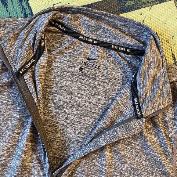 Nike Dry Fit Pullover M - Picture 2 of 5